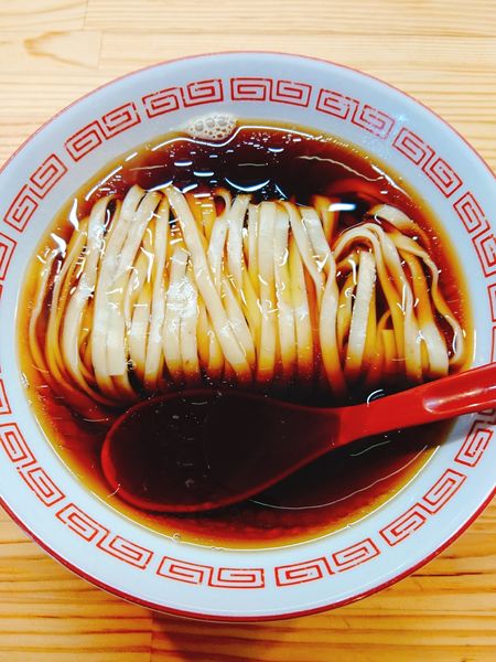 「(梅)かけそば醤油(抜き)＋ワンタン皿＋ハートランド」@自家製麺 くろ松の写真