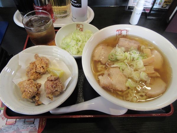 「喜多方ラーメン（６８０円）＋ねぎ＋唐揚げ」@喜多方ラーメン坂内 新利根店の写真