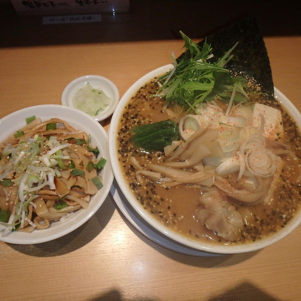 「限定　豚汁らぁ麺850円、メンマごはん200円」@生姜醤油専門 我武者羅 幡ヶ谷本店の写真