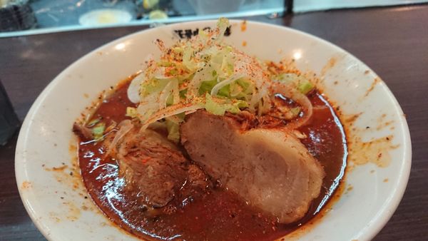 「レッドホットチリそば 並 850円」@豚骨中華そば がんたれの写真