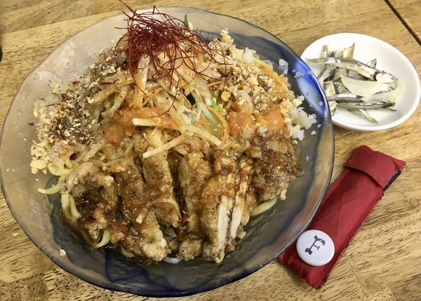 「汁なし冷やし担々麺with油淋鶏」@中華蕎麦 丸め 東久留米店の写真