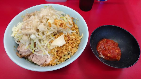 「小ラーメン（780円）＋つけ味冷や汁なし＋サルサソース」@ラーメン二郎 中山駅前店の写真