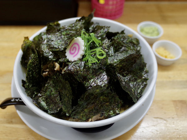 「混ぜ海苔三．五段バラ…990円‬」@麺屋 白神の写真