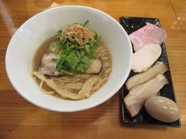 「海老そば（７８０円）＋３種盛り３５０円」@麺屋 鳳の写真