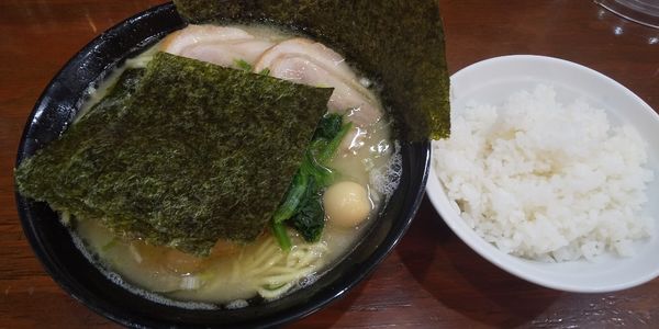 「塩チャーシュー並1000円+半ライス150円」@横浜らーめん 峰の家の写真
