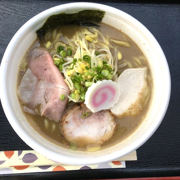 「【気まぐれ限定】濃厚焼き煮干しそば」@中華そば 四つ葉の写真