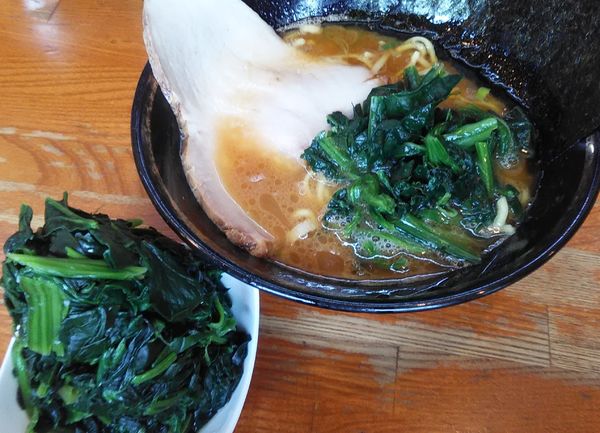 「ラーメン+ほうれん草」@末廣家の写真