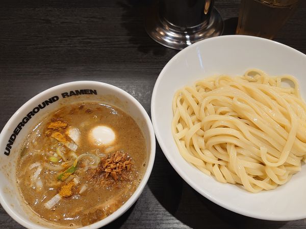 「カレーつけめん+味玉(980円)」@UNDERGROUND RAMEN 川越仲町の写真