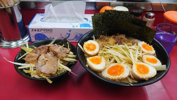 「ネギ味噌ラーメン、太麺、ネギ、味玉×3、のり、小ネギチャーシュー」@ラーメン力○の写真