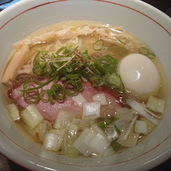 「虎徹そば塩800円、奥久慈卵の味玉110円」@麺や 虎徹の写真