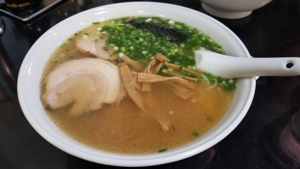 「中華そば　大盛」@俵屋 四谷店の写真