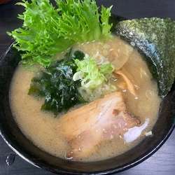 とんこくラーメン 660円