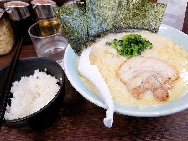 「塩ラーメン　大盛」@横浜家系ラーメン お茶の水 魂心家の写真