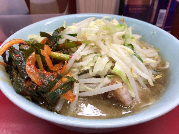 「小ラーメン＋ニラダレ」@ラーメン二郎 中山駅前店の写真