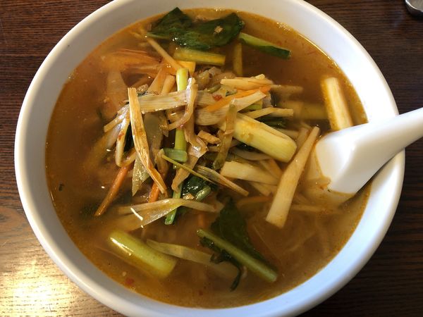 「辛いザーサイ入そば　830円」@林華苑の写真