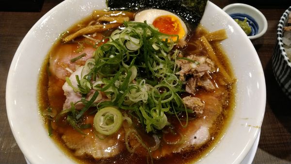 「鶏生醤油らぁめん」@岡本商店 北浜店の写真