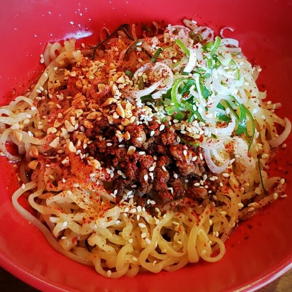 「麻辣汁なし担担麺 ８００円」@中華屋 龍影の写真