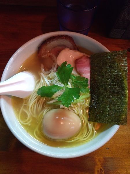 「天草大王の塩鶏そば+味玉  ﾒﾝﾏ抜き」@らーめん つけめん 和み屋の写真