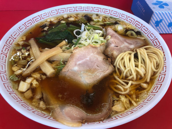 「ラーメン（あっさり）500円」@ラーメンスタンド とん平食堂の写真