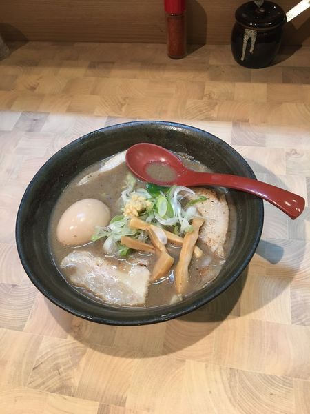 「にぼしらーめん味玉トッピング」@にぼしらーめん88の写真