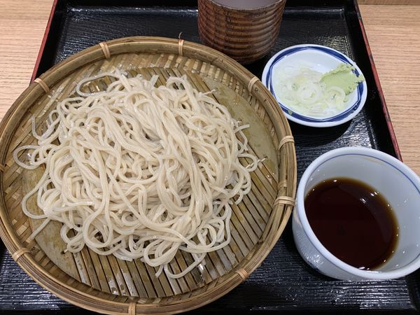 「もり 290円」@そば処 信州屋 新宿南口店の写真