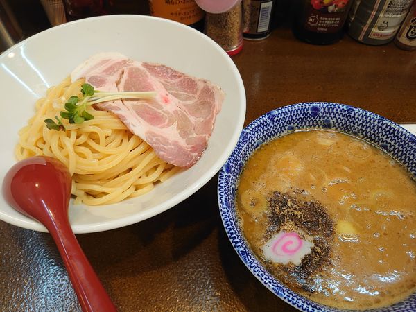 「濃厚魚介白湯つけ麺(1023円)」@鶏SOBA新之助の写真