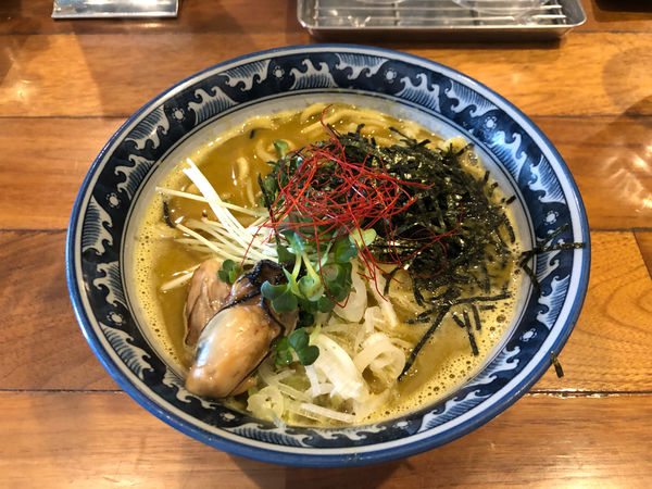 「牡蠣拉麺」@麺や佐市の写真