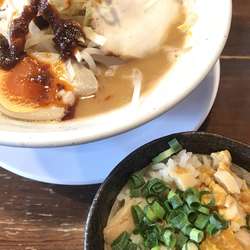 辛味噌ラーメン、サービスミニヒトウ丼