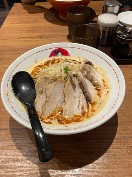 「ボウボウラーメン赤3辛チャーシュー」@ボウボウラーメン とみの写真