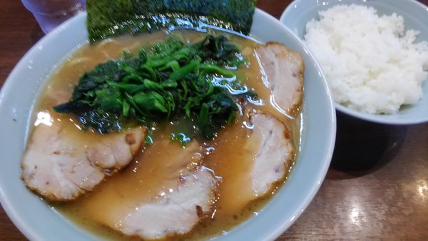 「チャーシュー麺、ほうれん草、ライス」@金八家の写真
