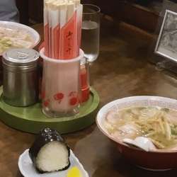 チャーシュー麺+おむすび