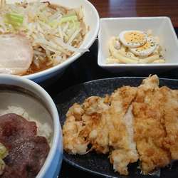 インスパイア系がっつりラーメン