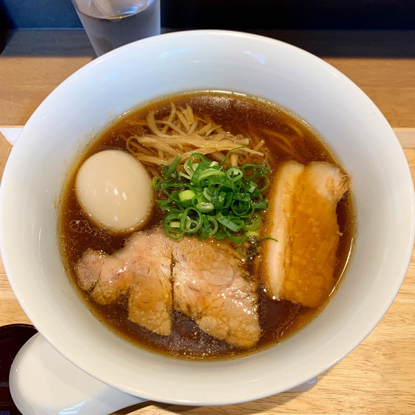「醤油らぁ麺」@らぁ麺や 嶋の写真