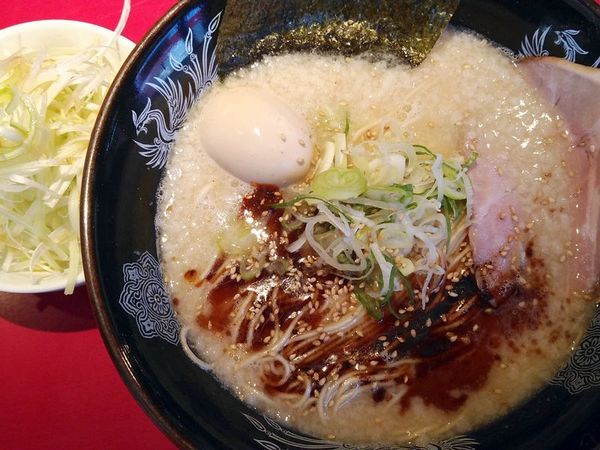 「豚骨ネギ＋味玉」@らーめん・つけめん こてんぱんの写真