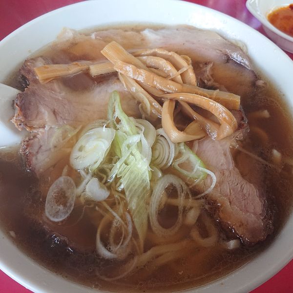 「チャーシューメン950円、餃子3ヶ320円」@一品香 駅南店の写真