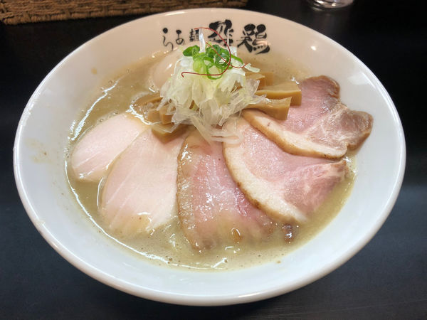 「鶏白湯そば」@らぁ麺 飛鶏の写真