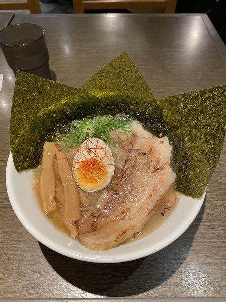 「塩全部のせラーメン」@麺屋こころ 立川店の写真