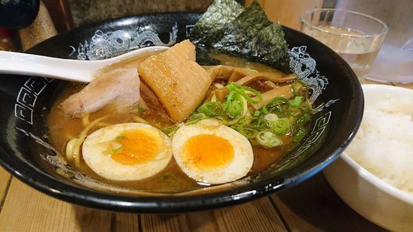 「【昼】絶好調黒丸」@らーめん金伝丸 渋谷本店の写真