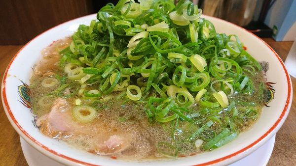 「【夜】ラーメン+九条ねぎ増し」@本家 第一旭 新宿店の写真