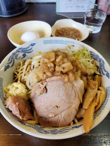 「油そば　にんにく　あぶら　生たまご」@ラーメンどでん 大宮店の写真