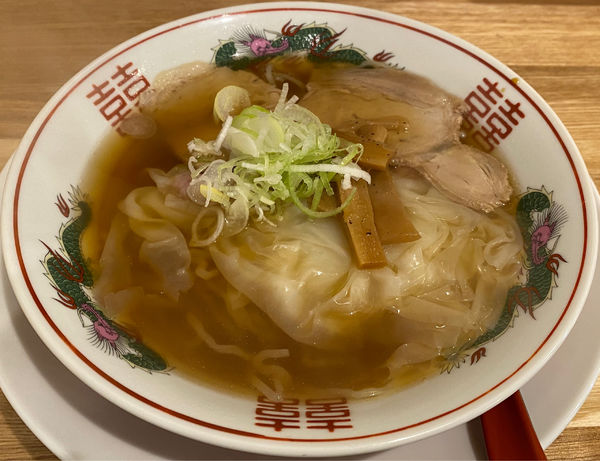 「ワンタンメン(小)680円」@ワンタンメンの満月 三鷹店の写真