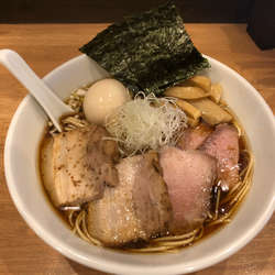 醤油ラーメン　湯咲盛り