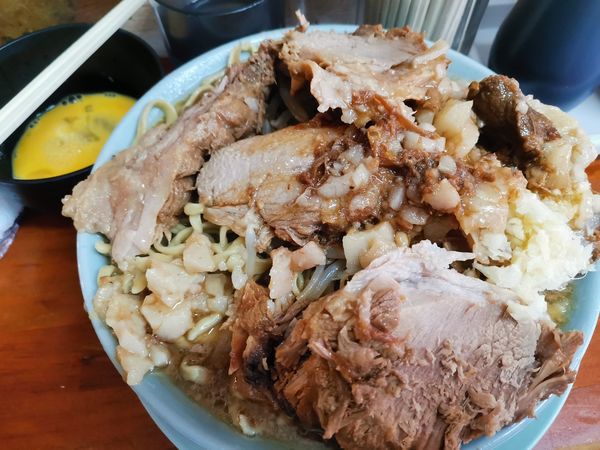 「国産ブタメン＋生たまご」@ラーメン富士丸 西新井大師店の写真