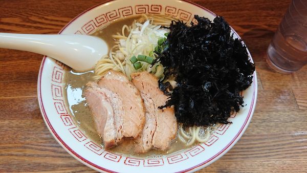 「濃厚煮干 中盛+高級バラ海苔」@煮干中華そば専門 煮干丸の写真