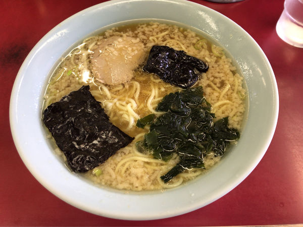 「しょうゆラーメン(油多め、味濃いめ) 600円」@もっちゃんラーメンの写真