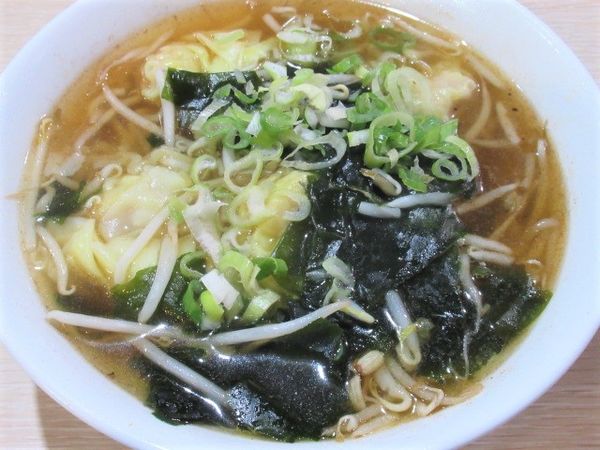 「ワンタンメン（750円）」@本格広東料理 香香の写真