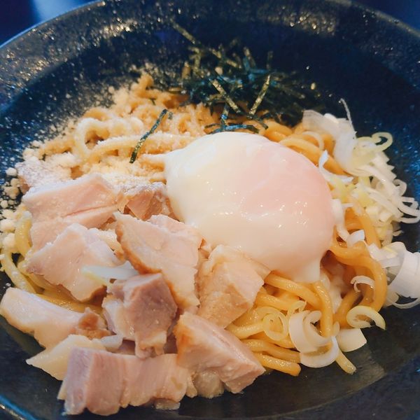 「チーズ温玉油そば」@横浜らーめん 源泉 海老名店の写真