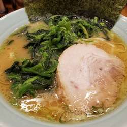 銀家ラーメン＋ほうれん草