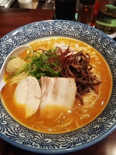 「濃厚辛鶏白湯そば」@与力屋 本店の写真