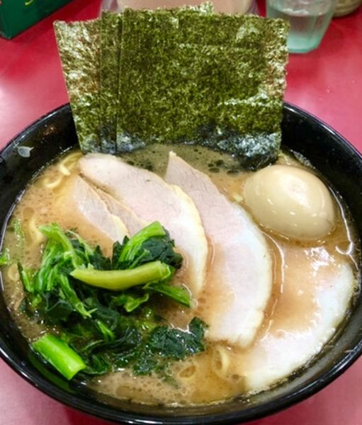 「チャーシューメン並(920円)＋味玉(90円)」@杉田家 千葉祐光店の写真